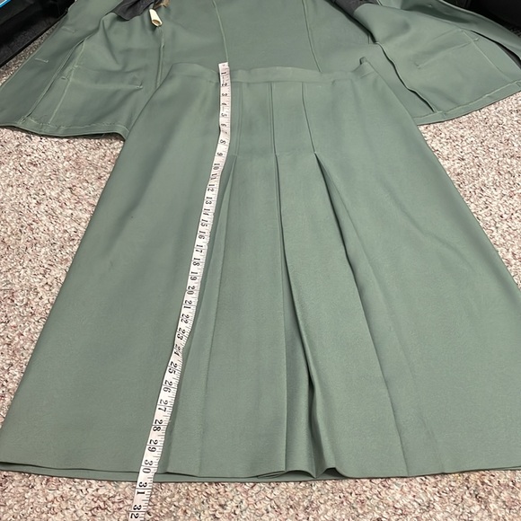 Vintage 70s polyester pleated skirt and blazer set in olive green - Picture 11 of 13